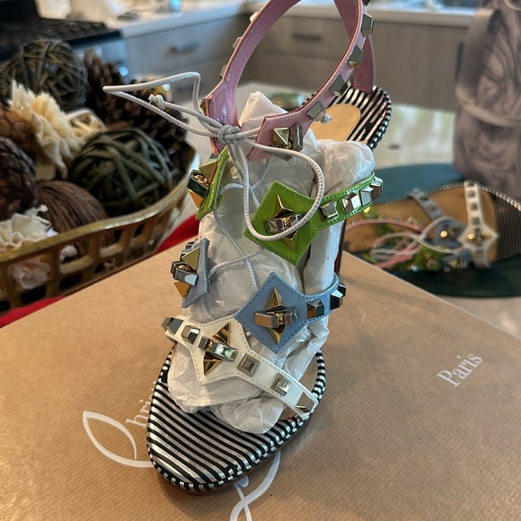 Christian Louboutin size 40 worn only twice with original box and shoe bags - Picture 5 of 10